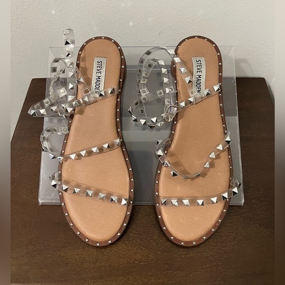 Steve Madden Tan Sandals with Silver Studs - Picture 5 of 13
